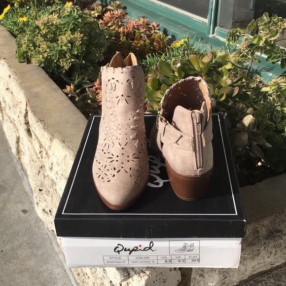 Last 1! Qupid Montana-07 Distressed Taupe Bootie - Picture 2 of 2